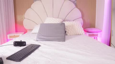 Manuela  online show from November 20, 3:07 am