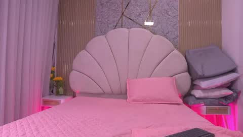 Manuela  online show from May 6, 3:02 am