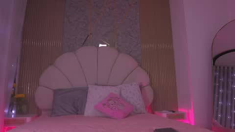 Manuela  online show from May 8, 3:23 am