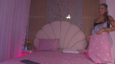 Manuela  online show from May 9, 3:12 am