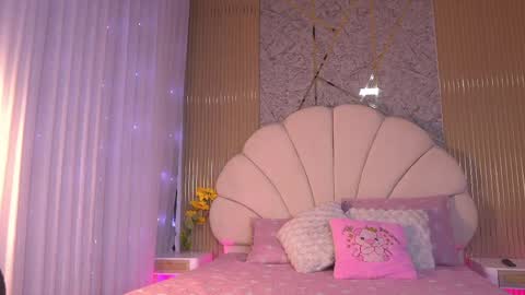 Manuela  online show from May 17, 3:15 am