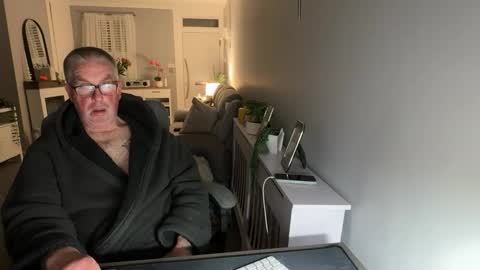 mtb1697 online show from October 19, 11:05 pm