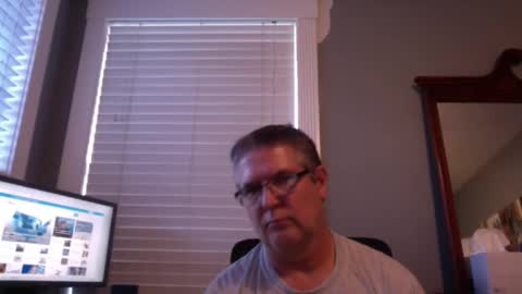 Snapshot of mtbrdr76 chatting on February 17, 11:44 pm Fun time Daddy online show from February 17, 11:44 pm