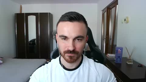 Victor online show from March 25, 12:00 pm