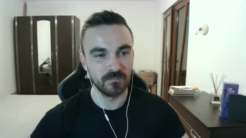 Snapshot of mu5clemania chatting on April 28, 6:24 pm Victor online show from April 28, 6:24 pm