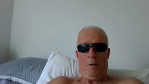 Snapshot of mucholover chatting on January 17, 4:33 pm mucholover online show from January 17, 4:33 pm