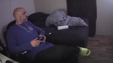 Muffdiver online show from February 11, 2:49 am