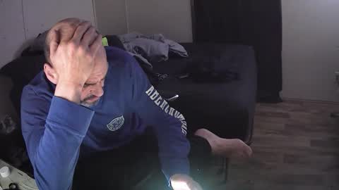 Muffdiver online show from February 24, 1:58 am