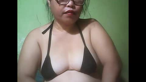 Snapshot of muffy_bunny chatting on September 16, 7:37 pm muffy_bunny online show from September 16, 7:37 pm