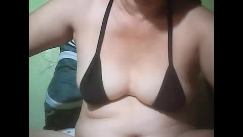 Snapshot of muffy_bunny chatting on September 17, 7:15 pm muffy_bunny online show from September 17, 7:15 pm