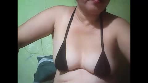 Snapshot of muffy_bunny chatting on October 6, 8:50 pm muffy_bunny online show from October 6, 8:50 pm