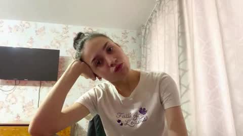 Snapshot of muibuzick chatting on February 26, 6:23 am Tia online show from February 26, 6:23 am