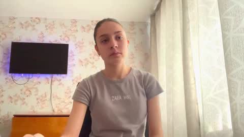 Snapshot of muibuzick chatting on March 3, 6:19 am Tia online show from March 3, 6:19 am