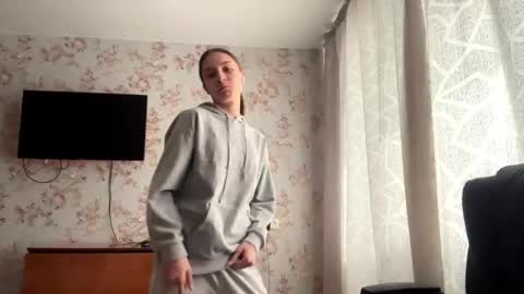 Snapshot of muibuzick chatting on March 13, 6:20 am Tia online show from March 13, 6:20 am