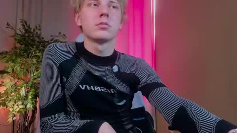 Snapshot of muky_y chatting on September 30, 12:43 pm Muky online show from September 30, 12:43 pm