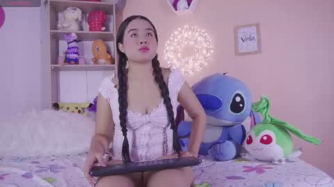 Snapshot of mulan_22_ chatting on June 6, 12:43 pm mulan_22_ online show from June 6, 12:43 pm