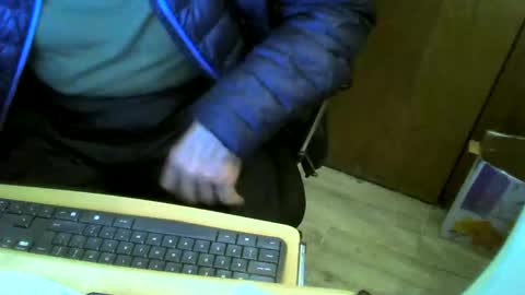 Snapshot of muller520 chatting on September 21, 4:03 am muller520 online show from September 21, 4:03 am