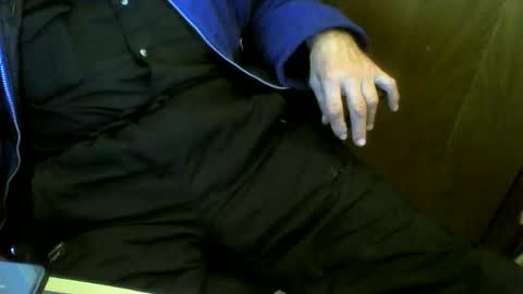 Snapshot of muller520 chatting on October 16, 3:24 pm muller520 online show from October 16, 3:24 pm