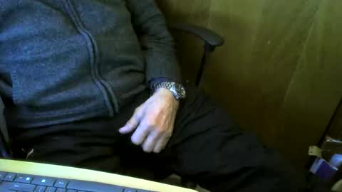 Snapshot of muller520 chatting on April 5, 5:26 am muller520 online show from April 5, 5:26 am