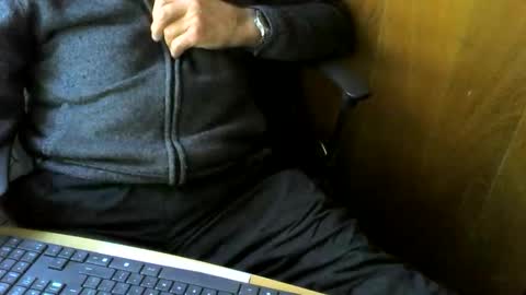 Snapshot of muller520 chatting on April 8, 2:50 pm muller520 online show from April 8, 2:50 pm
