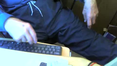 Snapshot of muller520 chatting on May 16, 12:26 pm muller520 online show from May 16, 12:26 pm