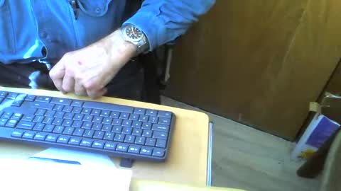 Snapshot of muller520 chatting on May 19, 12:33 pm muller520 online show from May 19, 12:33 pm