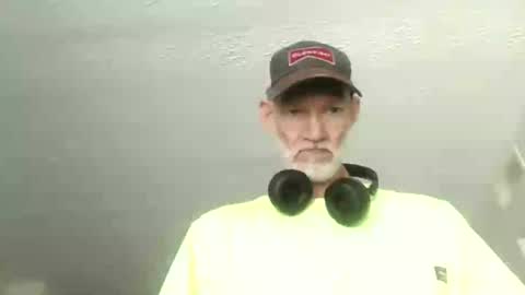 Snapshot of mullinfloggin79 chatting on July 9, 6:01 pm mullinfloggin79 online show from July 9, 6:01 pm