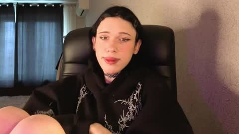 Snapshot of mun_poli chatting on April 24, 6:49 am Polik online show from April 24, 6:49 am