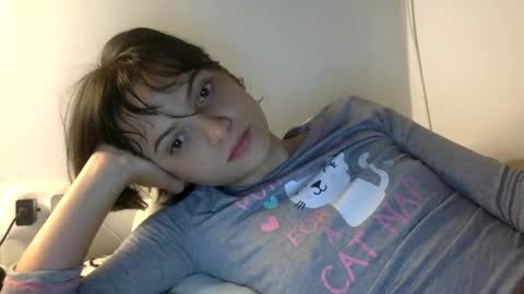 Snapshot of munchi_ chatting on December 9, 11:15 am online show from December 9, 11:15 am