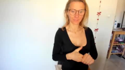 LOVELY JULIA  Peter DAY online show from March 24, 8:41 am