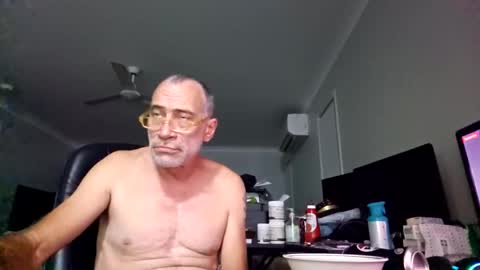 Snapshot of murduke chatting on February 11, 10:59 am murduke online show from February 11, 10:59 am