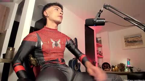 murielkarmesi online show from November 6, 12:44 am