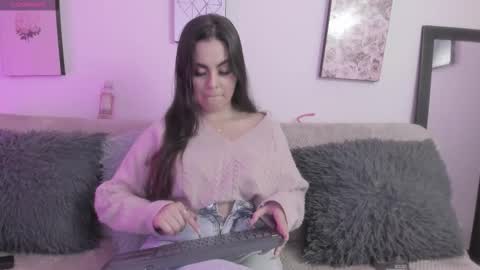 Snapshot of muriell_69 chatting on November 27, 11:40 pm muriell_69 online show from November 27, 11:40 pm