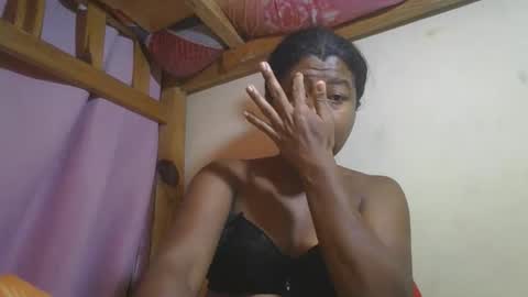 murielleee online show from March 22, 2:15 am