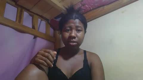 murielleee online show from March 24, 7:35 am