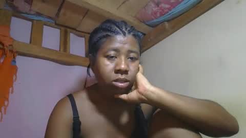 murielleee online show from March 31, 8:37 am