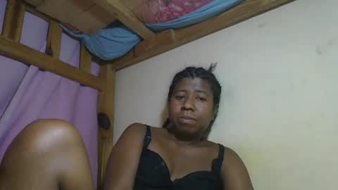 murielleee online show from April 1, 9:10 am