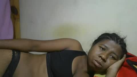 murielleee online show from April 1, 2:47 pm