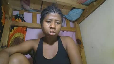 murielleee online show from April 2, 4:21 am