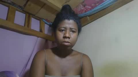 Snapshot of murielleee chatting on April 4, 4:22 am murielleee online show from April 4, 4:22 am