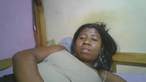 Snapshot of murielleee chatting on April 17, 8:39 am murielleee online show from April 17, 8:39 am