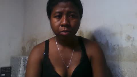Snapshot of murielleee chatting on May 20, 10:54 am murielleee online show from May 20, 10:54 am