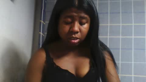 Snapshot of murielleee chatting on June 20, 7:44 am murielleee online show from June 20, 7:44 am