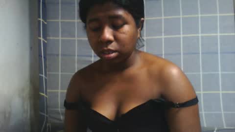 Snapshot of murielleee chatting on July 6, 4:53 pm murielleee online show from July 6, 4:53 pm