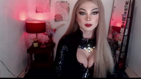 Snapshot of murphy_bitches chatting on November 17, 7:41 pm MURPHY online show from November 17, 7:41 pm