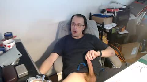 Snapshot of muschiliebhaber chatting on June 14, 1:24 pm Horny Goat online show from June 14, 1:24 pm
