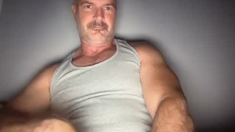 Snapshot of musclbear chatting on April 10, 8:30 am Coach online show from April 10, 8:30 am