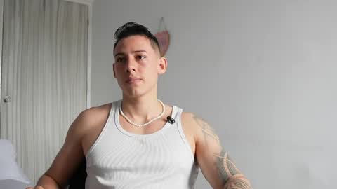 Snapshot of muscle_king_cum chatting on April 17, 3:15 pm muscle_king_cum online show from April 17, 3:15 pm