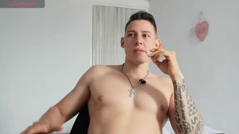 Snapshot of muscle_king_cum chatting on April 18, 3:27 pm muscle_king_cum online show from April 18, 3:27 pm