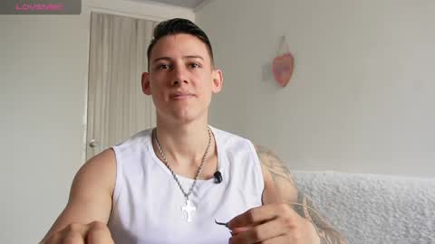 Snapshot of muscle_king_cum chatting on April 20, 3:15 pm muscle_king_cum online show from April 20, 3:15 pm
